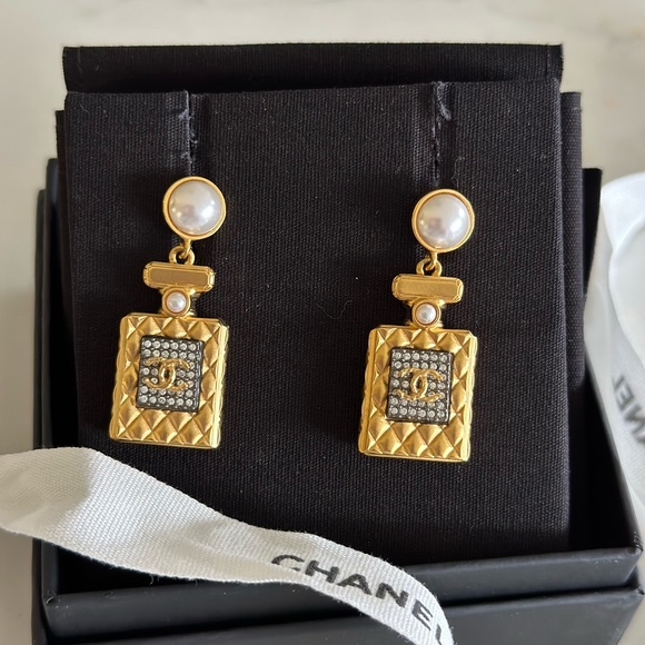 CHANEL EARRINGS - Picture 1 of 6